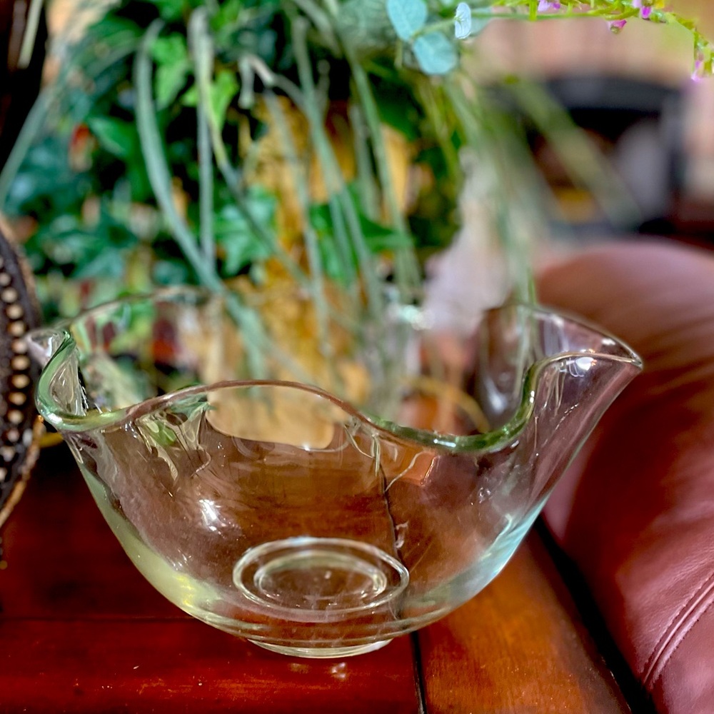 VINTAGE ANCHOR โ๏ธ HOCKING Fluted Clear Glass Crimped Wavy edge Salad Bowl 10โEUC